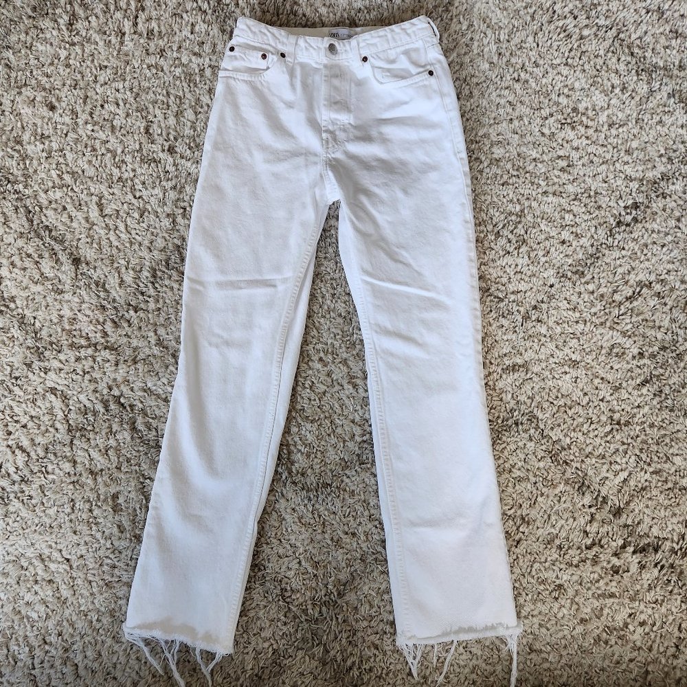 Zara Straight Leg Raw Edge High Rise White Jeans - Sz 6